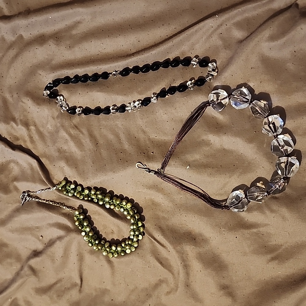 Costume Necklace (J28)